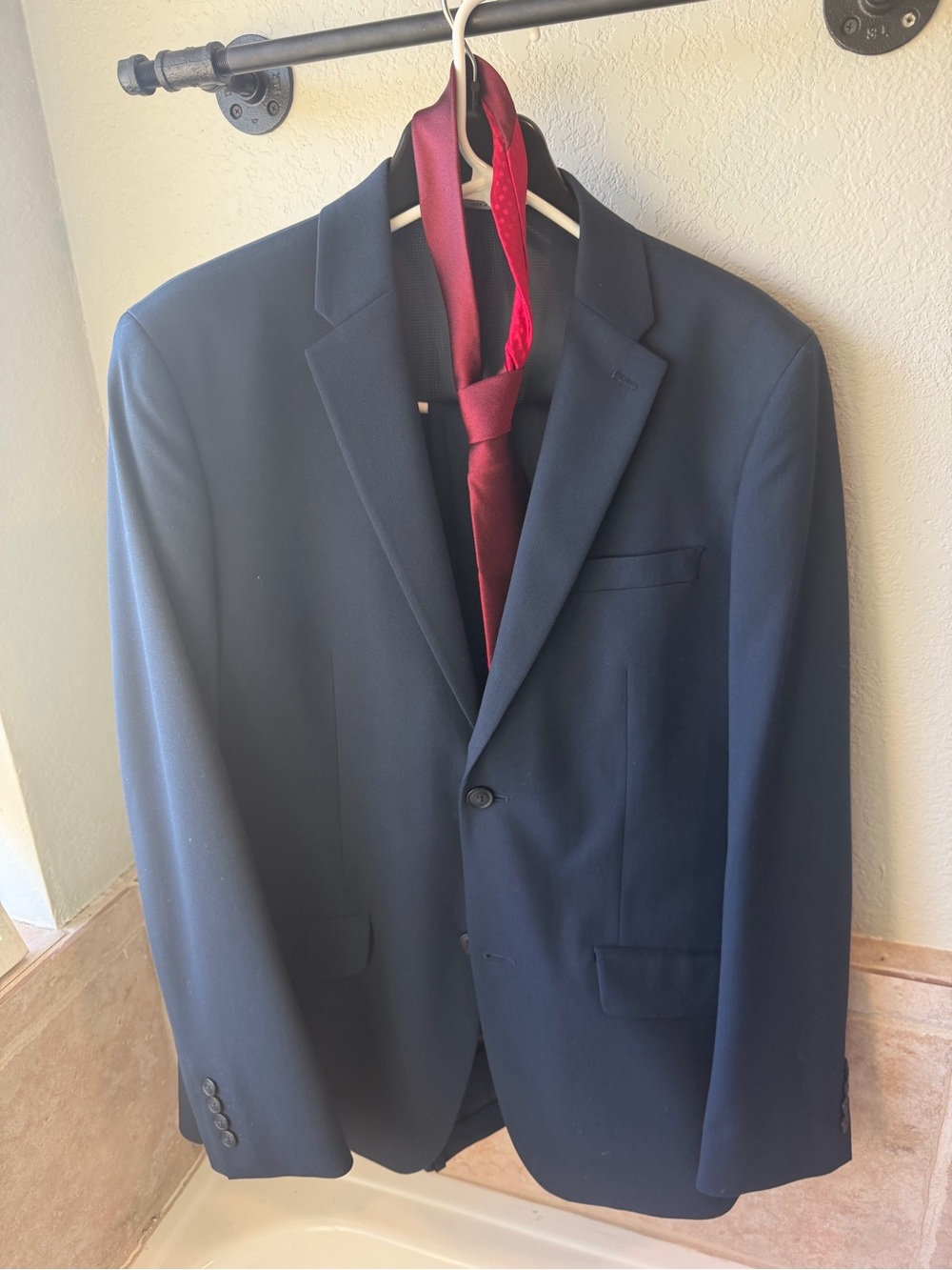 Classic Perry Ellis Navy Blazer w/ Burgundy Tie